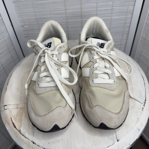 New Balance Off White Beige Sneakers Size 7 - Picture 3 of 11